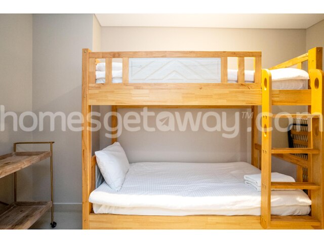 ホームズゲットウェイ-ダウンタウンビューの3BRアパート