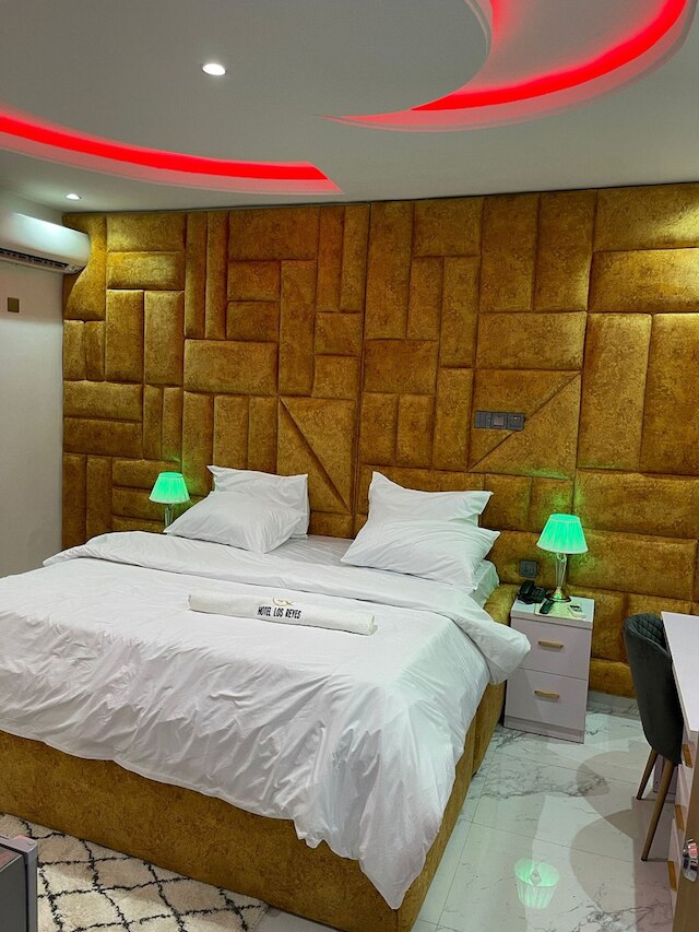 ホテル ロス レイエス