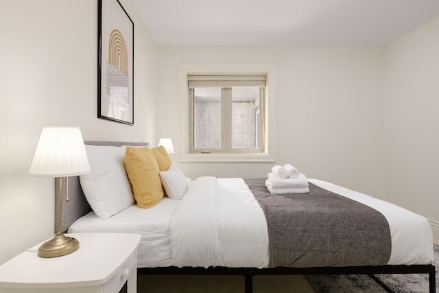 コージー 2 ベッドルーム BSMT スイート ニア グラウスマウンテン アンド エッジモント