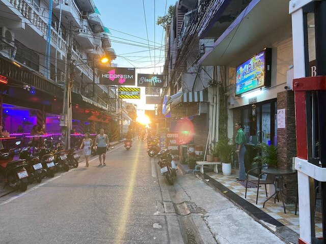 A7 ホテルパタヤ