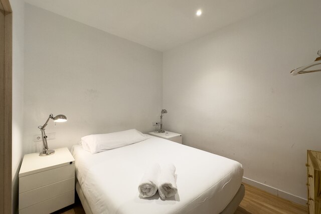 AINB バルセロナ サンツ アパートメンツ