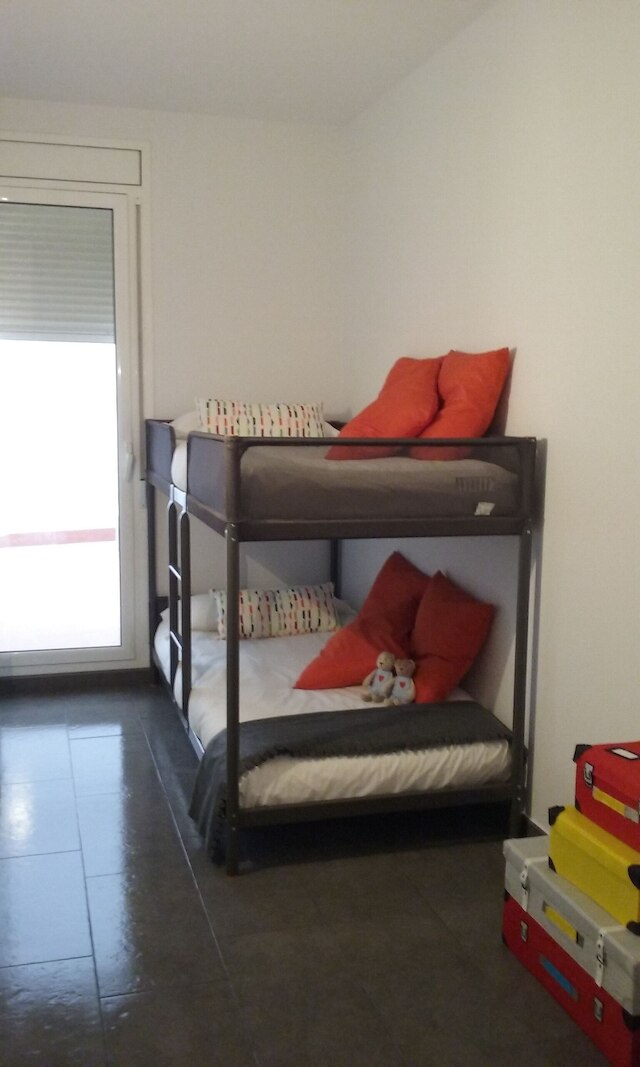 AINB バルセロナ サンツ アパートメンツ