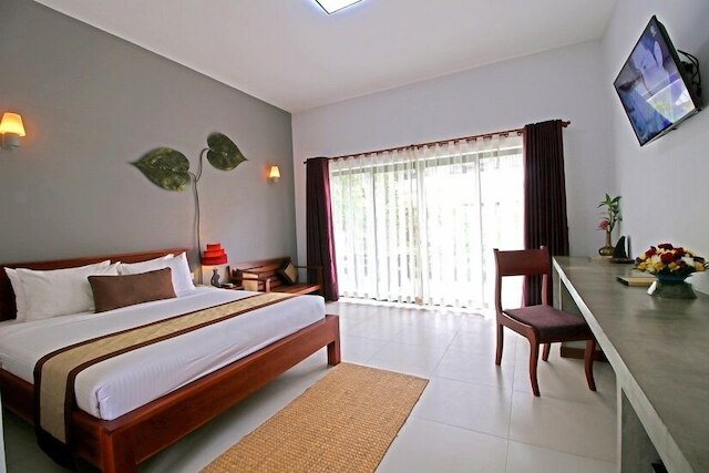 クリスタルホテル