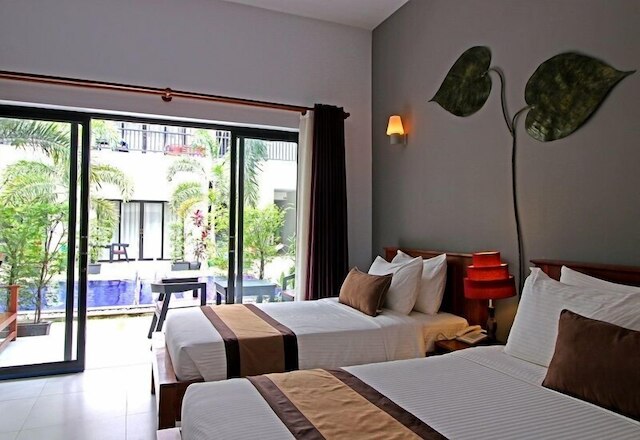 クリスタルホテル