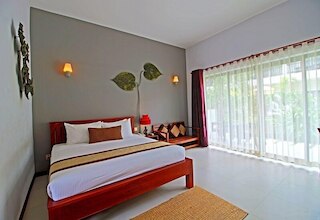 クリスタルホテル