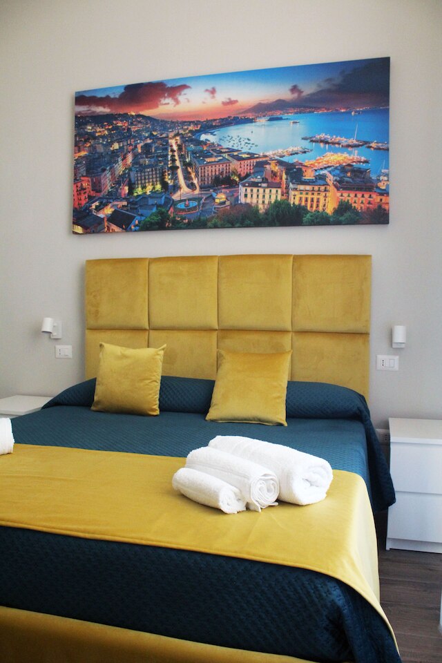 ヴィヴィ・ア・ナポリ