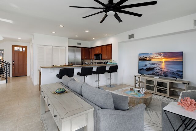 ラグジュアリー リビング ウィズ プールアクセス