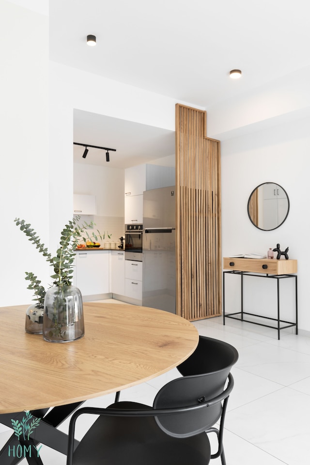 メイト・アレンビー - バイ・ホーミー