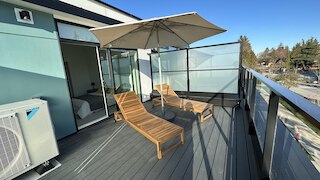 ルビーレッドクラウドホームズバンクーバー