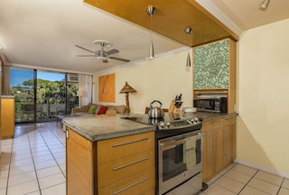 パシフィック ショアーズ バイ コールドウェル バンカー アイランド バケーションズ