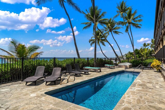 ビッグ アイランド コナ ナル バイ コールドウェル バンカー アイランド バケーションズ