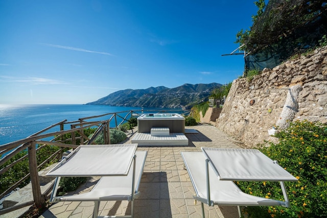 ラグジュアリー ヴィラ ヴィットリア - ヴィラ ウィズ ガーデン スイミングプール アンド ジャグジー オーバールッキング ザ シー