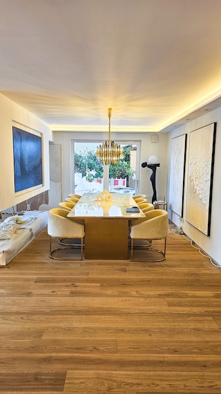 ルクス・ノイバウ 170m2 ロフト ミット プール ガルテン