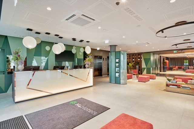 H+ ホテル フランクフルト エッシュボルン