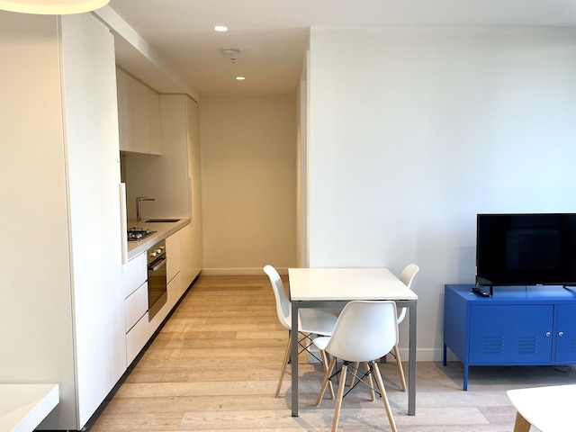 レディセットアパートメンツアットエンパイア