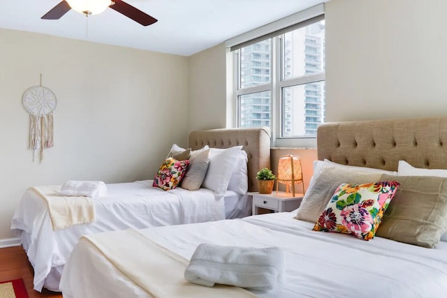 ブリケルの37Fにある高級2BRコンドミニアム