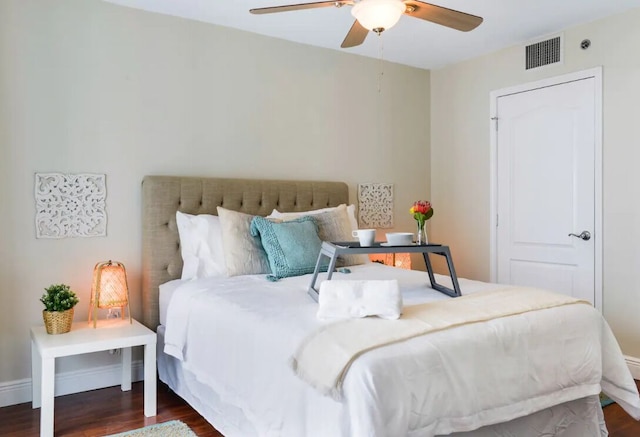 ブリケルの37Fにある高級2BRコンドミニアム