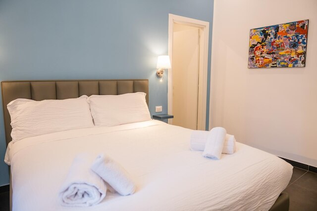 ポート アルバ イン ナイプルズ ウィズ  1 ベッドルームズ アンド  1 バスルームズ