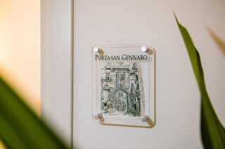 ポルタ サン ジェンナーロ イン ナープル