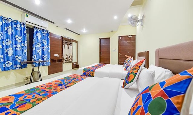 ファブエクスプレス プーナム  宮殿ホテル