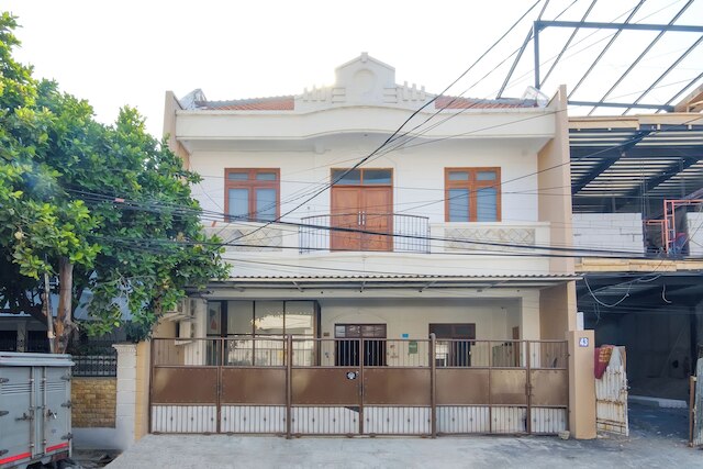 モノ コリビング クルタジャヤ、スラバヤ