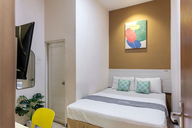 モノ コリビング クルタジャヤ、スラバヤ