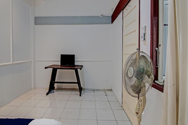 スポット オン 92449 リベーサ ホームステイ シャリア