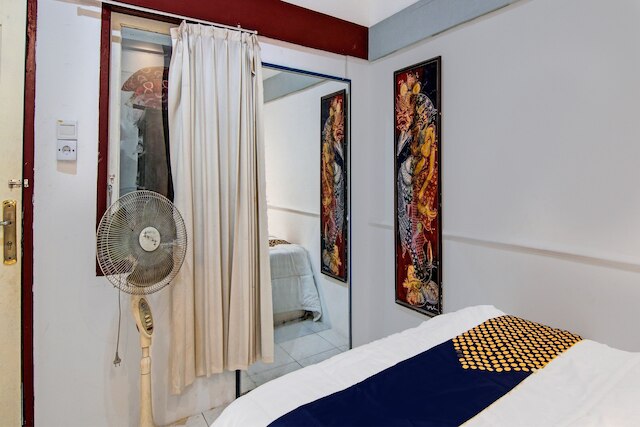 スポット オン 92449 リベーサ ホームステイ シャリア