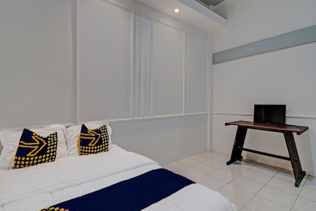 スポット オン 92449 リベーサ ホームステイ シャリア