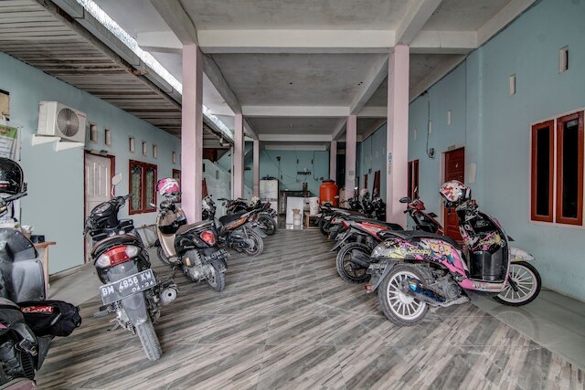 スポット オン 92449 リベーサ ホームステイ シャリア