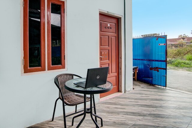 スポット オン 92449 リベーサ ホームステイ シャリア