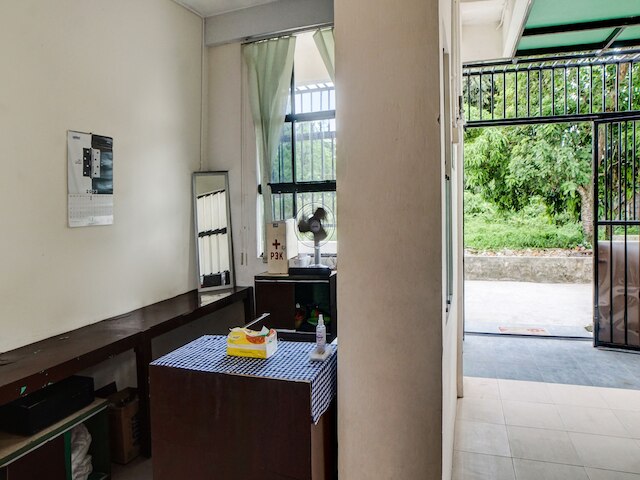 ホテル O ヴァニア ゲストハウス ニアー RSUP H アダム マリク