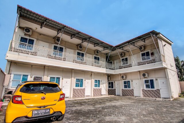 ホテル O プトリ ホームステイ シャリア ニアー SPBU 14.282.694 (エア ヒタム)