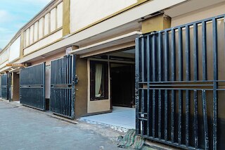 SPOT ON 91783 アーバン シャリア レジデンス ニア GOR パンダワ リマ