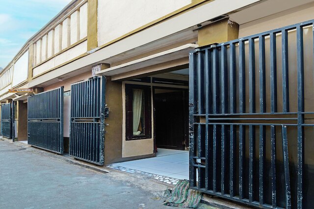 SPOT ON 91783 アーバン シャリア レジデンス ニア GOR パンダワ リマ