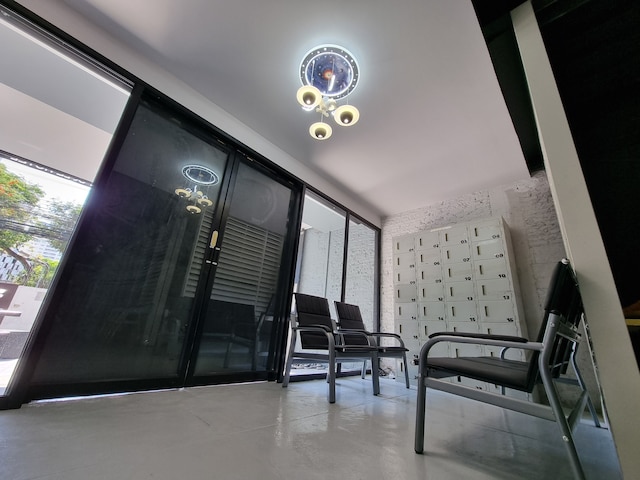 MET ア スペース ポッド プロムポン