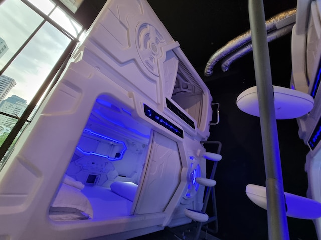 MET ア スペース ポッド プロムポン