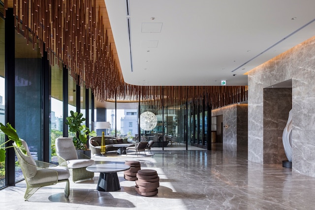 TIAD 、オートグラフ コレクション