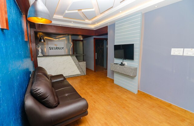 スワルナムホテル