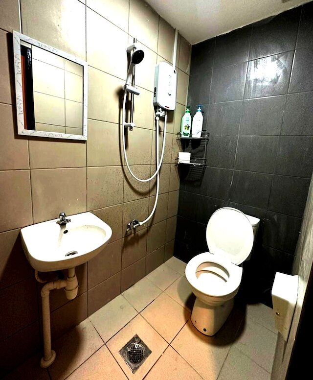 スポット オン 90777 アイマン ルーム