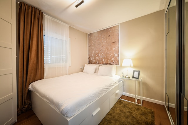 ブティック1BRアパートと駐車場