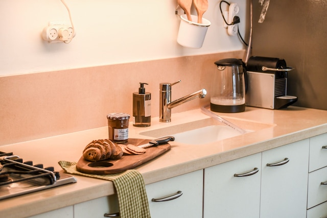 ブティック1BRアパートと駐車場