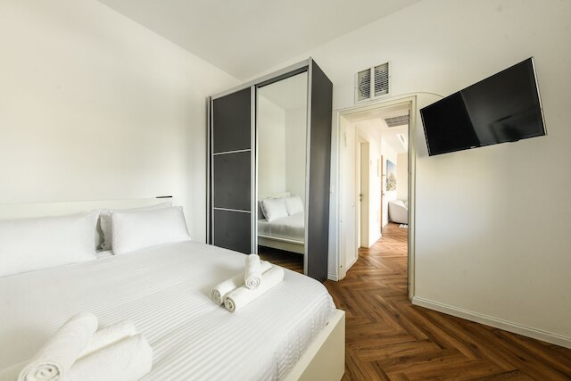 ビーチサイド チャーム オン ベン イェフダ 2BR アパートメント