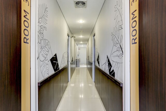 スーパー OYO キャピタル O 90056 ウィスマ ケボン カチャン 9