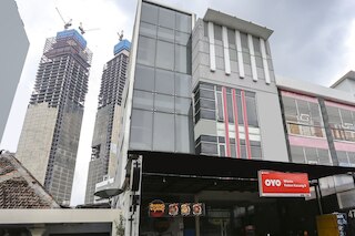 スーパー OYO キャピタル O 90056 ウィスマ ケボン カチャン 9