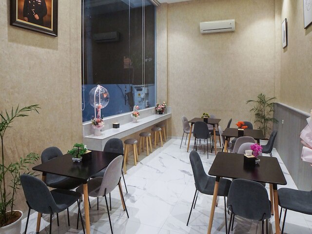 スーパー OYO キャピタル O 92066 パパクール オテル & カフェ