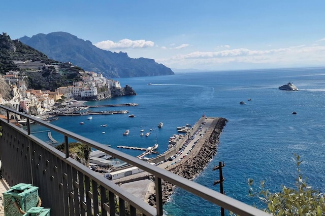 アマルフィ デタッチド シー ビュー ヴィラ ウィズ ソラリウム テラス