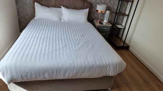 2-ベッド ハウス ウィズ カナル ビュー、ガーデン & ペットオーケー