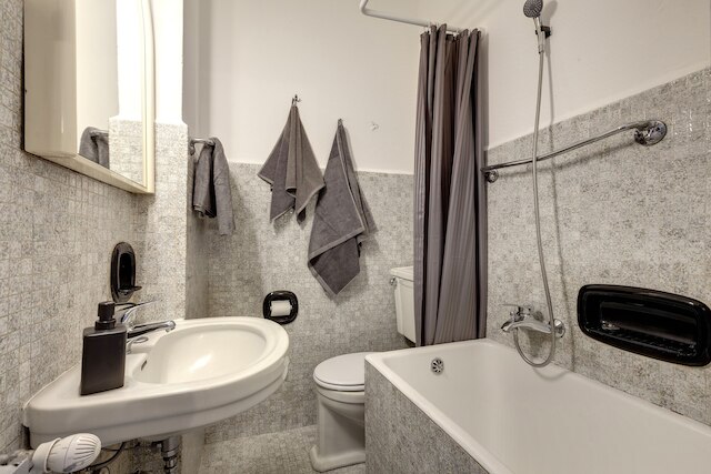 古い橋近くのエレベーター付きスタジオスイート