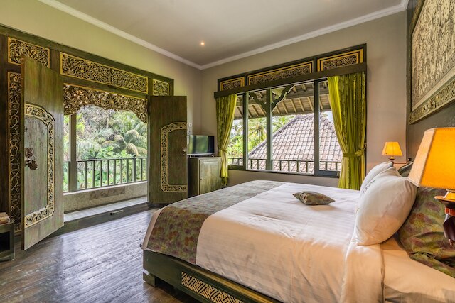 ハッツロックウブド